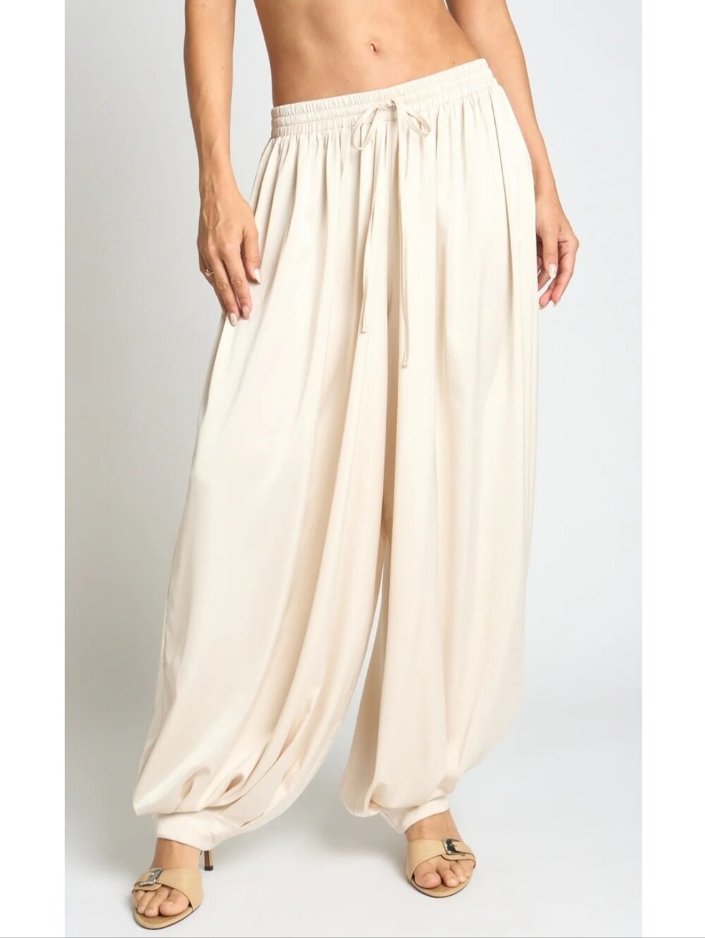 Sans Souci Beige Satin Harem Pants Pleated Cuffed Jogger Size Medium NWT